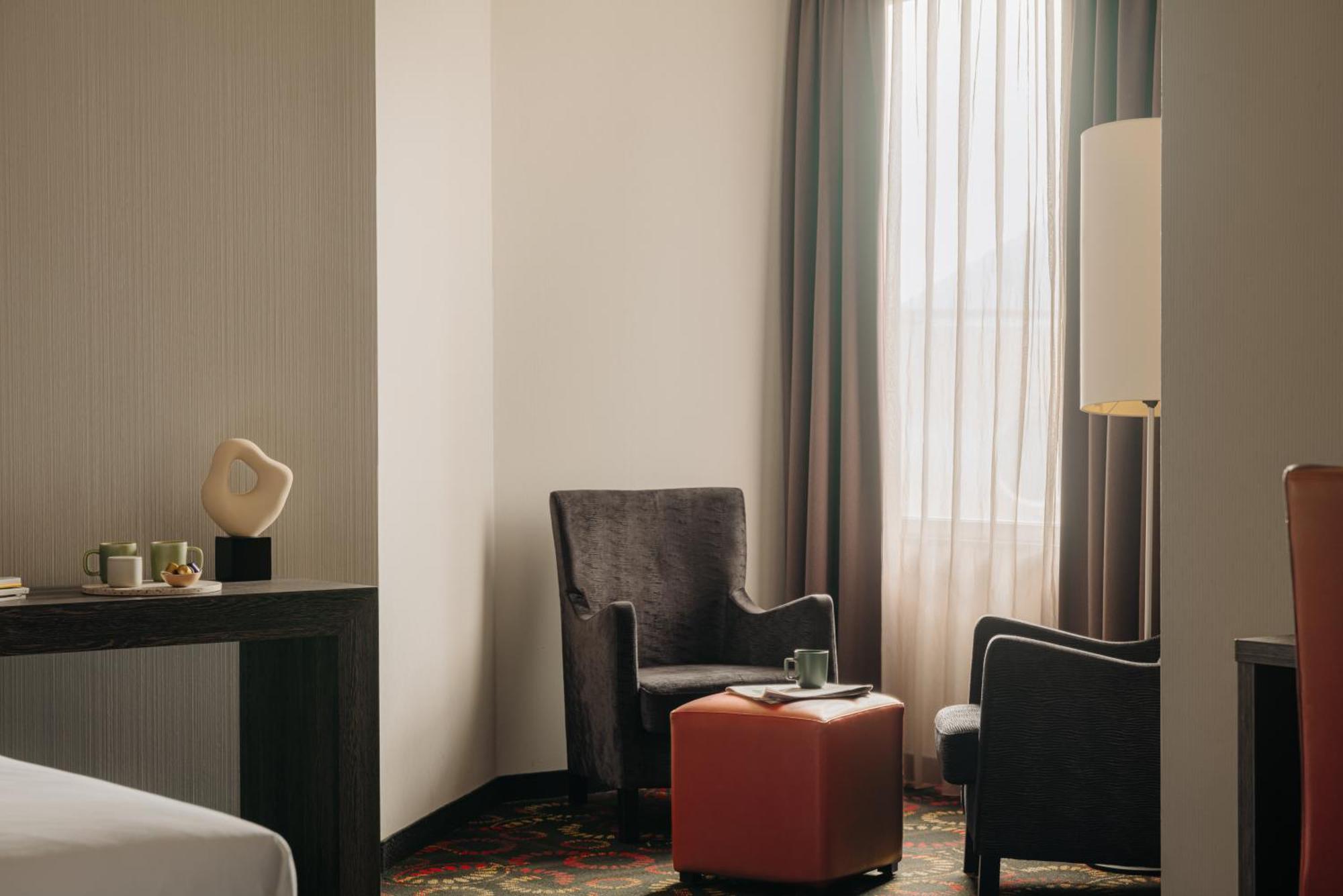 Leonardo Hotel Eindhoven City Center Former Crown Hotel Ngoại thất bức ảnh