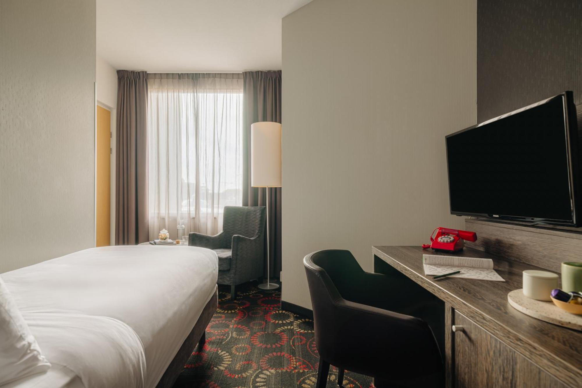 Leonardo Hotel Eindhoven City Center Former Crown Hotel Ngoại thất bức ảnh